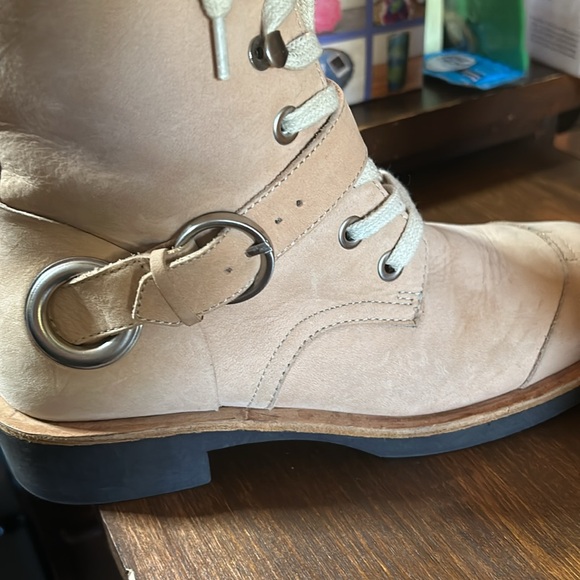 💕Anne Klein Boots 🥾 - Picture 7 of 9